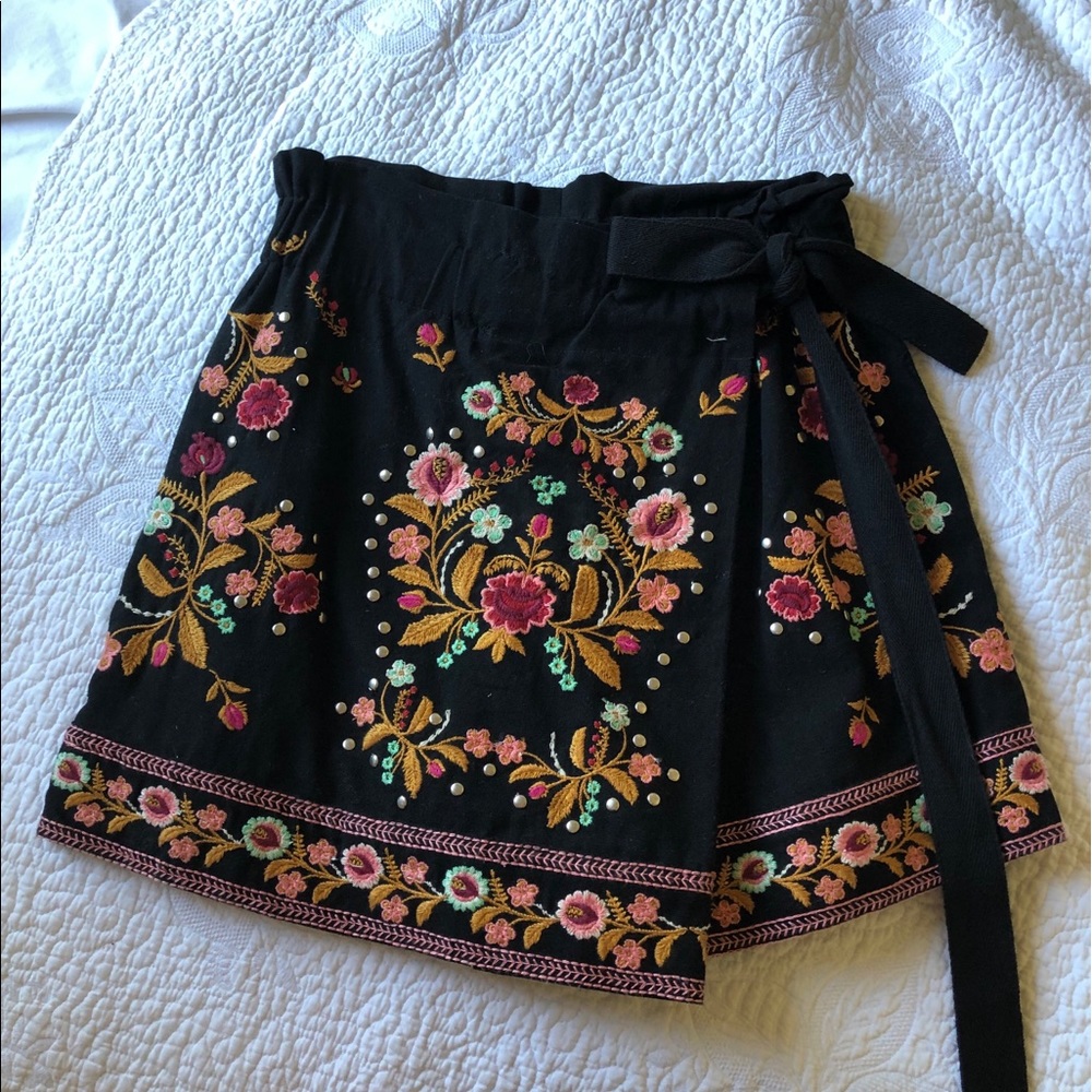 Zara Black Tapestry Embroidered Skort